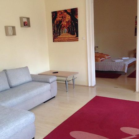 Peterfia Apartman Debrecen Exterior foto