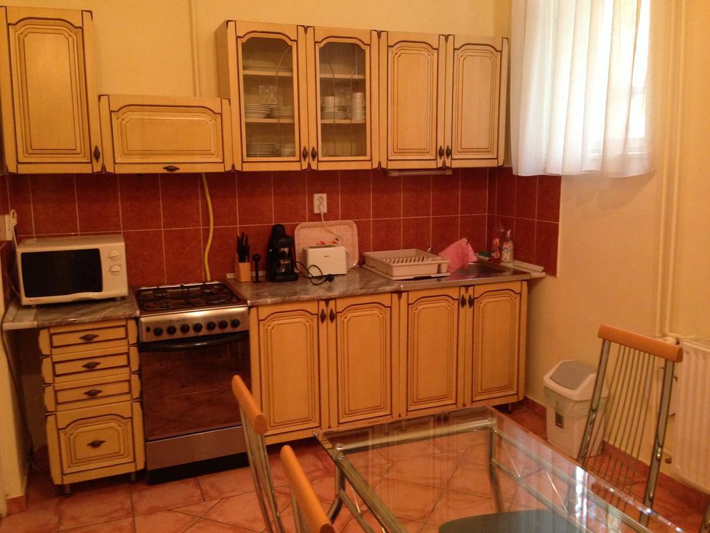 Peterfia Apartman Debrecen Exterior foto
