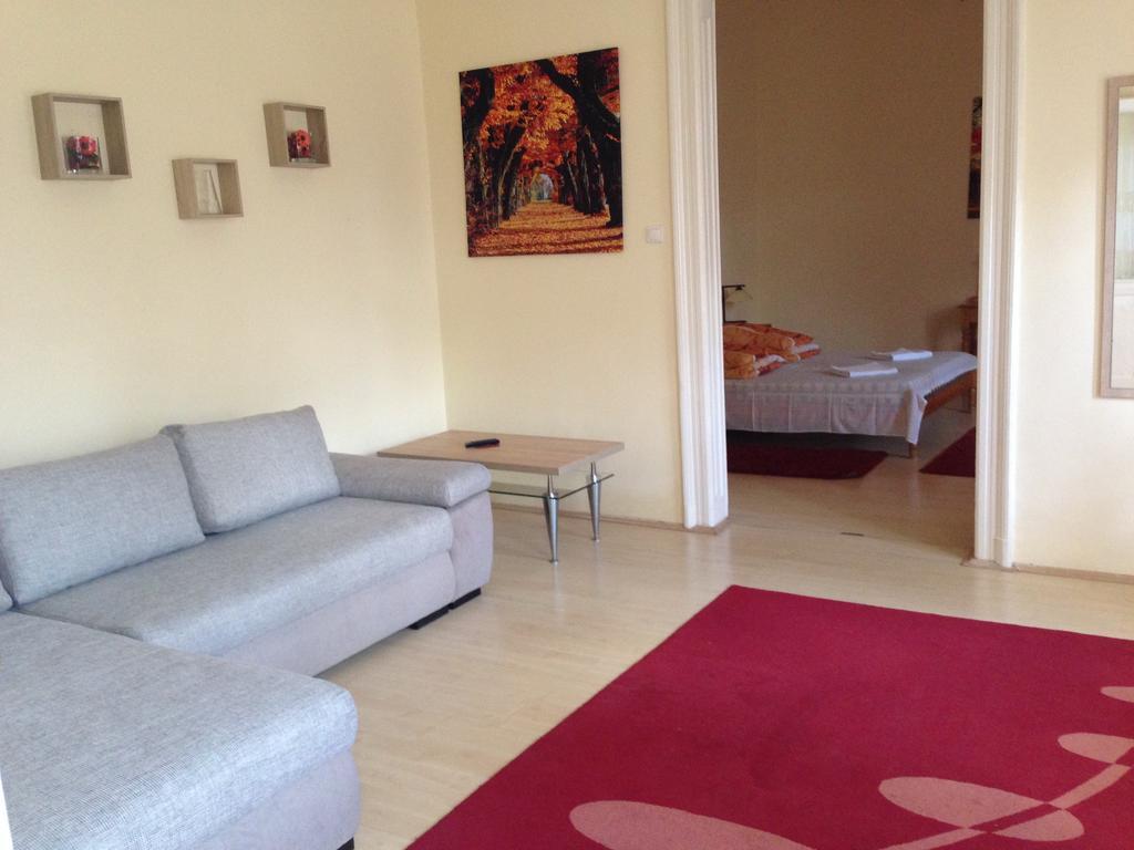 Peterfia Apartman Debrecen Exterior foto